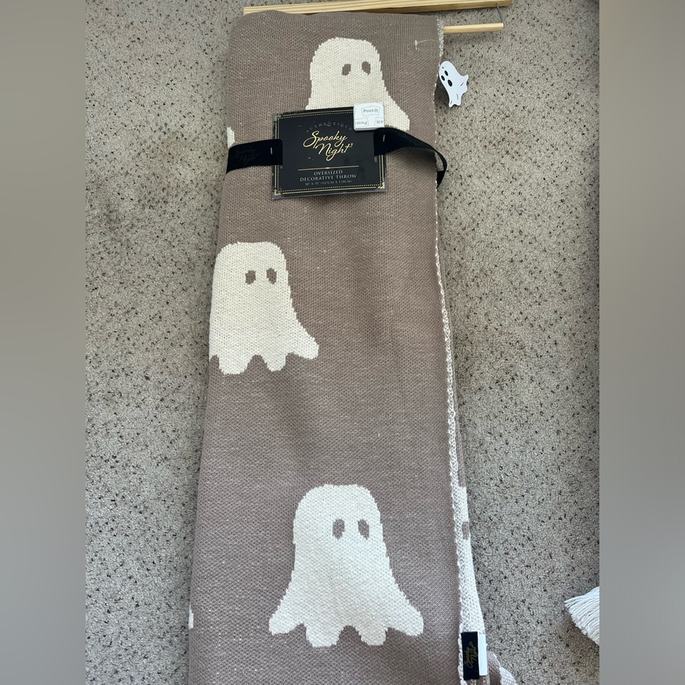 Beige ghost blanket TIKTOK viral